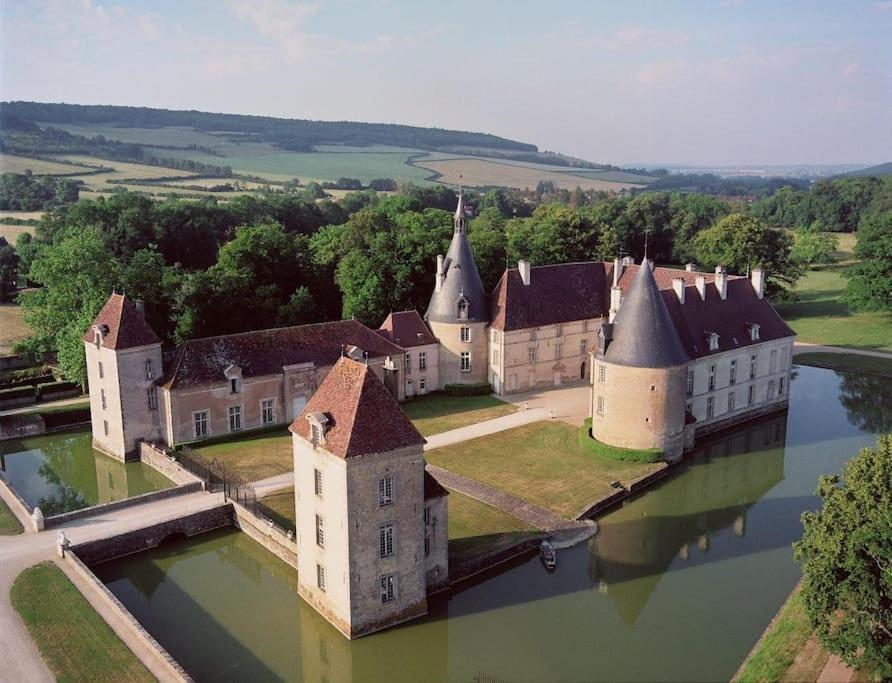 Апартаменты Le Relais Vandenesse-en-Auxois Экстерьер фото